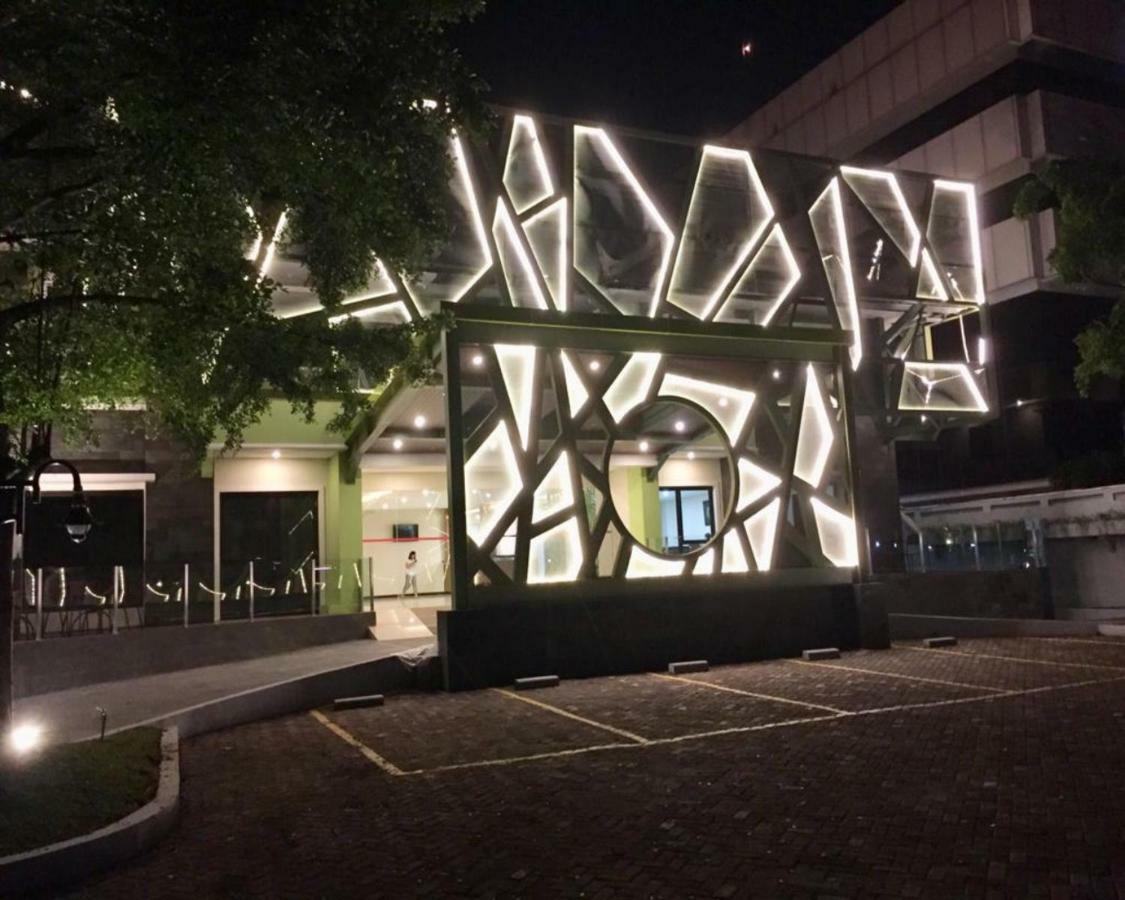 Arkeo Hotel Bandung Exterior photo